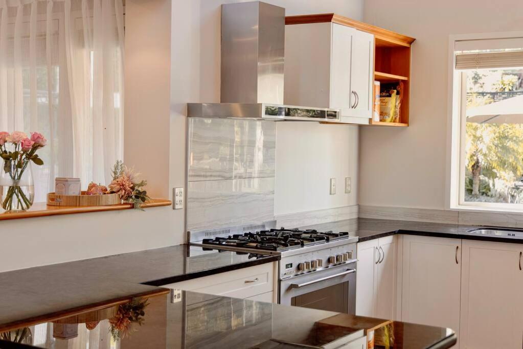 Modern Lifestyle Retreat With Stunning City View Окленд Екстер'єр фото